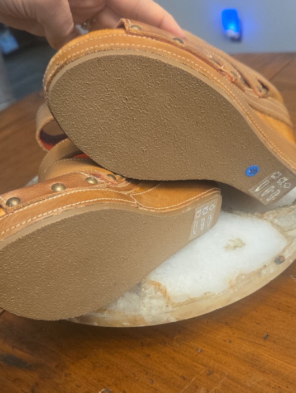 Nwt Bedstu Size 7 Leather Wedge Sandals - Picture 4 of 7